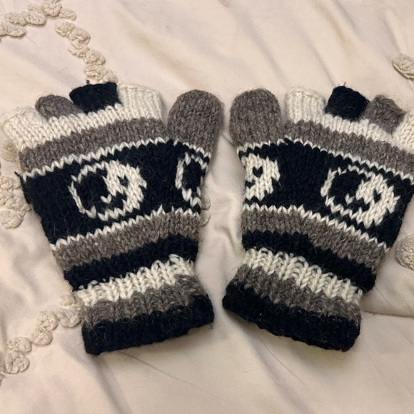 Yin and Yang Knitted Wool Fingerless Gloves Lined Mittens - Picture 7 of 9